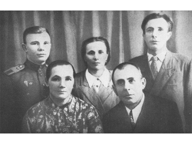      1957   