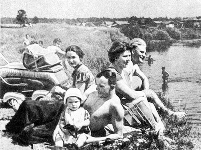  ,             1960 